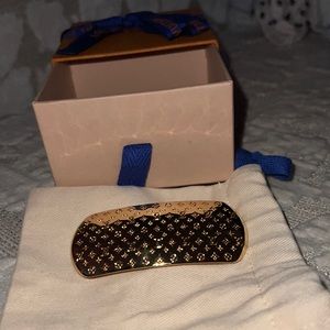 Louis Vuitton hair clip